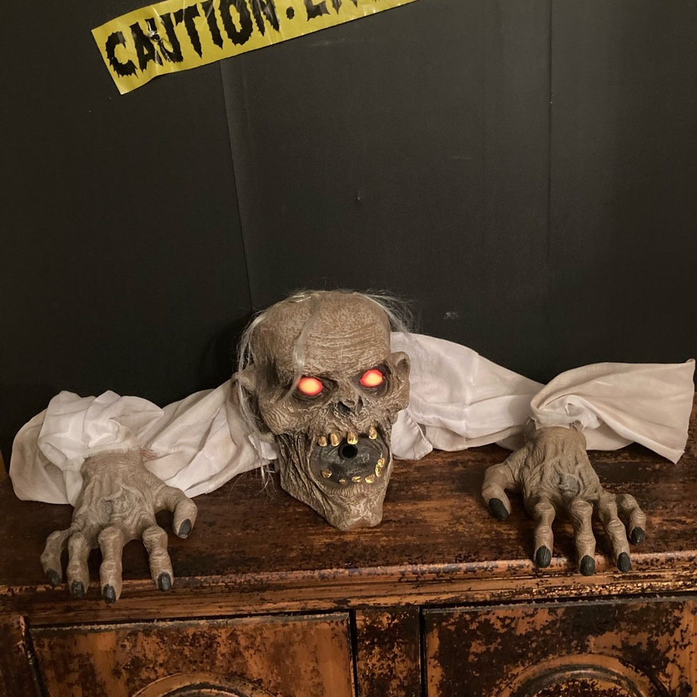 Rare Spirit Halloween Fogging Gaseous Ghoul